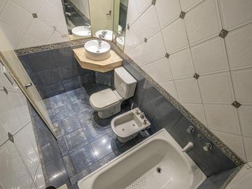 Venta PH luminoso 4 amb, 3 dorm, 2 baños, dependencia con baño, balcón, 2 terrazas, Apto crédito