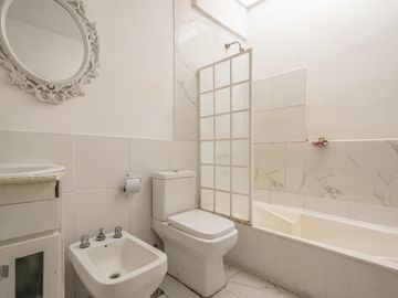 Venta PH luminoso 4 amb, 3 dorm, 2 baños, dependencia con baño, balcón, 2 terrazas, Apto crédito