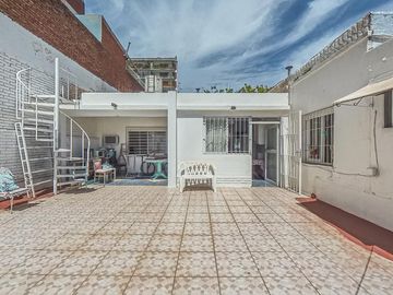 Venta PH luminoso 4 amb, 3 dorm, 2 baños, dependencia con baño, balcón, 2 terrazas, Apto crédito