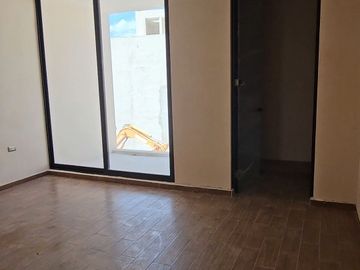 MODERNA CASA EN TEMOZON NORTE CON ALBERCA Y ENTREGA INMEDIATA, MERIDA, YUCATAN.