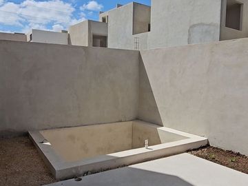 MODERNA CASA EN TEMOZON NORTE CON ALBERCA Y ENTREGA INMEDIATA, MERIDA, YUCATAN.