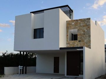 MODERNA RESIDENCIA CON ALBERCA EN PRIVADA PASEO COUNTRY EN MERIDA, YUCATAN.