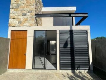 VILLA CON HABITACION EN PLANTA BAJA Y ALBERCA LISTA PARA HABITAR.