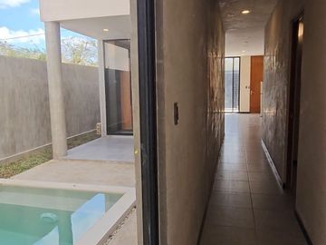 VILLA CON HABITACION EN PLANTA BAJA Y ALBERCA LISTA PARA HABITAR.