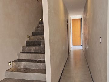 VILLA CON HABITACION EN PLANTA BAJA Y ALBERCA LISTA PARA HABITAR.