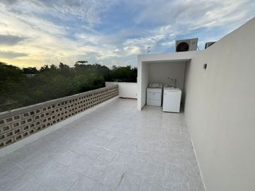 AMPLIO TOWN SANTA GERTRUDIS COPO, AMUEBLADO, MERIDA, YUCATAN.