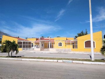 CERCA DEL MAR AMPLIA CASA EN VENTA EN CHICXULUB, PROGRESO, YUCATAN.
