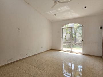 CERCA DEL MAR AMPLIA CASA EN VENTA EN CHICXULUB, PROGRESO, YUCATAN.