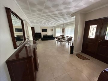 IMPECABLE CASA AMOBLADA EN ALQUILER EN BARRIO CERRADO VALLE CLARO