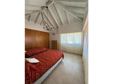 IMPECABLE CASA AMOBLADA EN ALQUILER EN BARRIO CERRADO VALLE CLARO