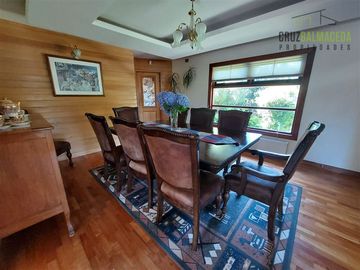 Casa en Venta en Amplia casa con Quincho, Bodega y Cancha de Tenis - Lomas de Reloncaví