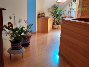 Casa en Venta en Amplia casa con Quincho, Bodega y Cancha de Tenis - Lomas de Reloncaví