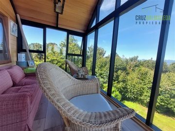 Casa en Venta en Amplia casa con Quincho, Bodega y Cancha de Tenis - Lomas de Reloncaví
