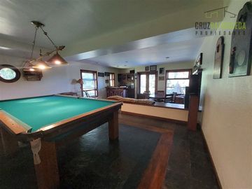 Casa en Venta en Amplia casa con Quincho, Bodega y Cancha de Tenis - Lomas de Reloncaví