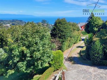 Casa en Venta en Amplia casa con Quincho, Bodega y Cancha de Tenis - Lomas de Reloncaví