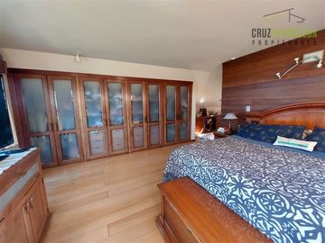 Casa en Venta en Amplia casa con Quincho, Bodega y Cancha de Tenis - Lomas de Reloncaví