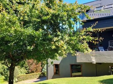 Parcela en Venta en Amplia casa con Quincho, Bodega y Cancha de Tenis - Lomas de Reloncaví