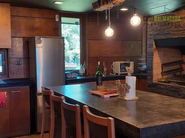 Parcela en Venta en Amplia casa con Quincho, Bodega y Cancha de Tenis - Lomas de Reloncaví