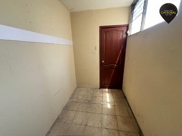 Local de venta en Urdesa Central- Av Victor E. Estrada – código:21541