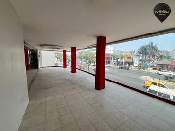 Local de venta en Urdesa Central- Av Victor E. Estrada – código:21541