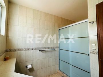 Casa en Venta - (3)