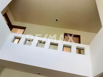Casa en Venta - (3)