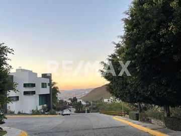 Casa en Venta - (3)