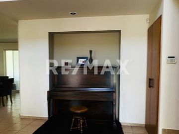Casa en Venta - (3)