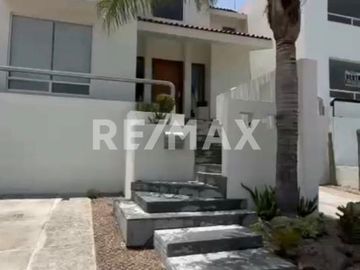 Casa en Venta - (3)