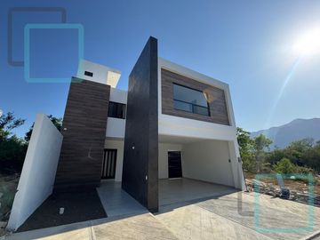 CASA EN VENTA AYSSO RESIDENCIAL ZONA CARRETERA NACIONAL  SANTIAGO