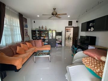 5 Bedroom House for sale in Saphan Sung, Bangkok