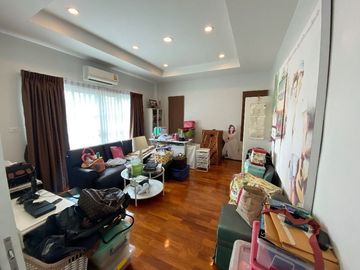 5 Bedroom House for sale in Saphan Sung, Bangkok