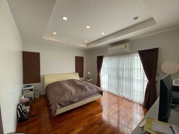 5 Bedroom House for sale in Saphan Sung, Bangkok