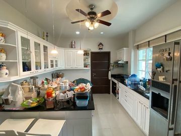 5 Bedroom House for sale in Saphan Sung, Bangkok
