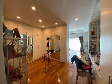 5 Bedroom House for sale in Saphan Sung, Bangkok