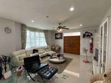 5 Bedroom House for sale in Saphan Sung, Bangkok