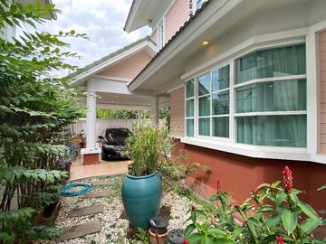 5 Bedroom House for sale in Saphan Sung, Bangkok