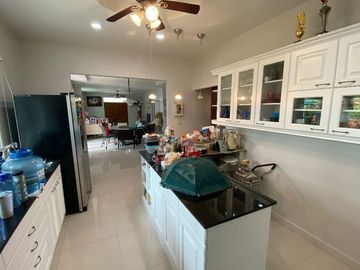 5 Bedroom House for sale in Saphan Sung, Bangkok