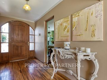 Venta casa amplia en Jardines del Sur