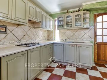 Venta casa amplia en Jardines del Sur