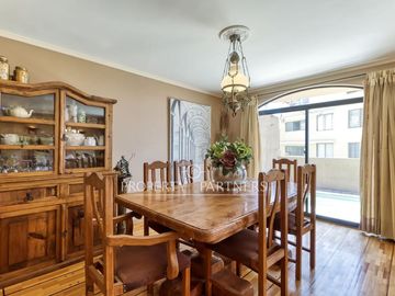 Venta casa amplia en Jardines del Sur