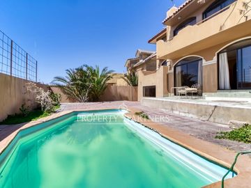 Venta casa amplia en Jardines del Sur