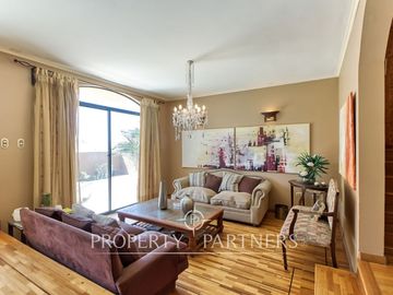 Venta casa amplia en Jardines del Sur