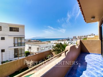 Venta casa amplia en Jardines del Sur