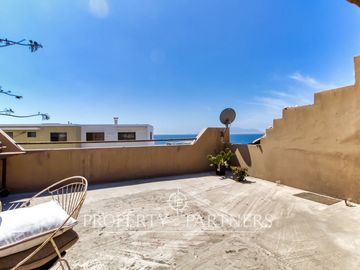 Venta casa amplia en Jardines del Sur