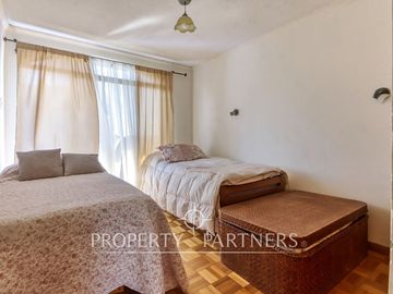 Venta casa amplia en Jardines del Sur