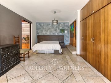 Venta casa amplia en Jardines del Sur
