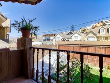 Venta casa amplia en Jardines del Sur