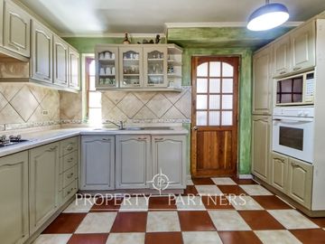 Venta casa amplia en Jardines del Sur