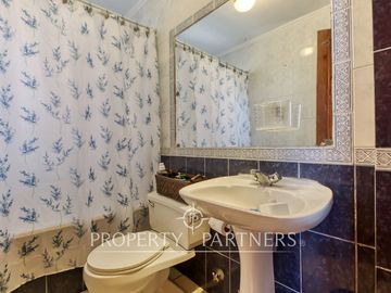 Venta casa amplia en Jardines del Sur